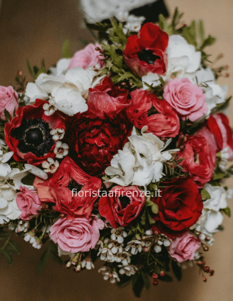 Cuore di fiori misti di stagione